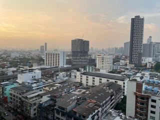 Condo en alquiler de 1 habitaciones en Phra Khanong, Bangkok