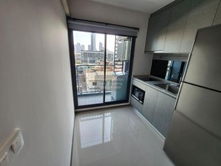 Condo en alquiler de 1 habitaciones en Phra Khanong, Bangkok