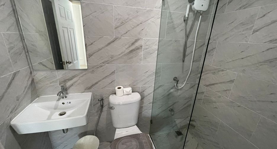 Haus zur Miete mit 2 Zimmer in Mueang Phuket, Phuket