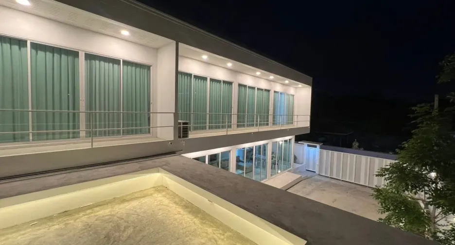 ขาย และ ให้เช่า 5 ห้องนอน บ้านเดี่ยว ใน ลาดกระบัง, กรุงเทพฯ