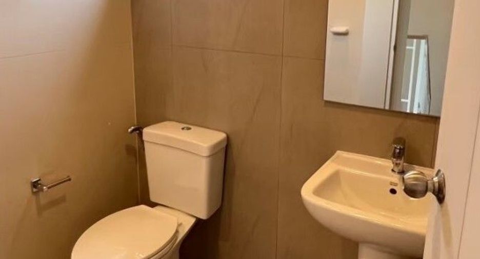 For sale and for rent 4 bedrooms townhouse in Mueang Samut Prakan, Samut Prakan