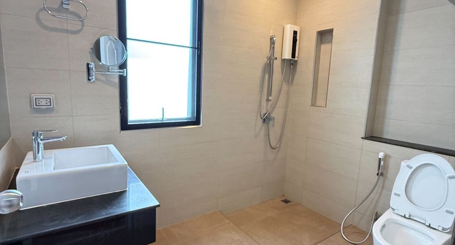 Haus zum Kauf mit 4 Zimmer in Prawet, Bangkok