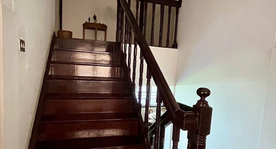 For sale 4 ベッドルーム house in Bang Phlat, Bangkok