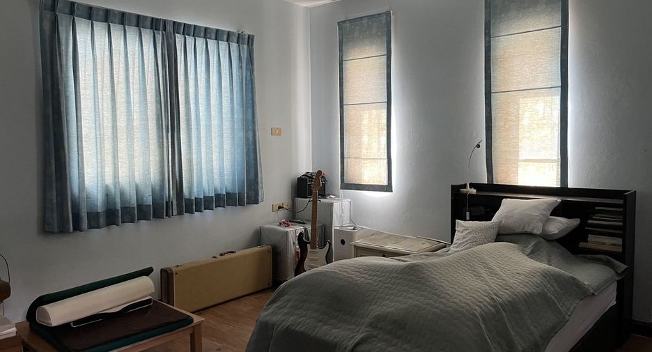 For sale 4 ベッドルーム house in Bang Phlat, Bangkok