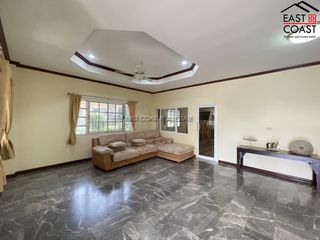 Casa en venta y en alquiler de 3 habitaciones en Bang Lamung, Chonburi
