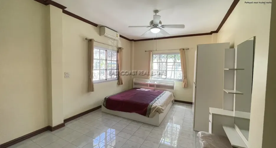 For rent and for sale 3 bedrooms house in Bang Lamung, Chonburi