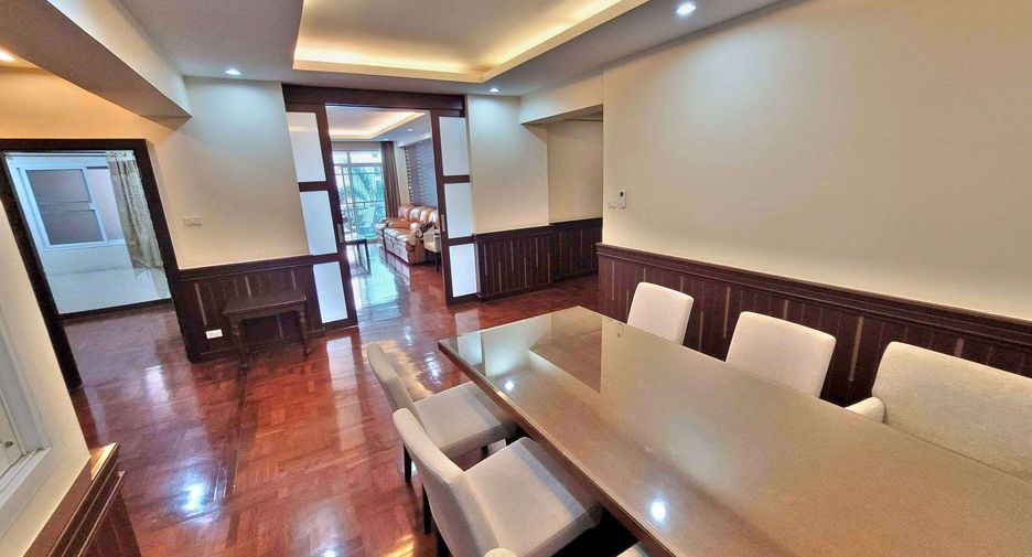 Condo en alquiler de 4 habitaciones en Khlong Toei, Bangkok