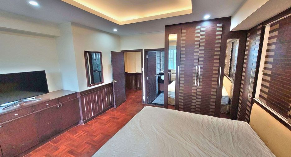Condo en alquiler de 4 habitaciones en Khlong Toei, Bangkok