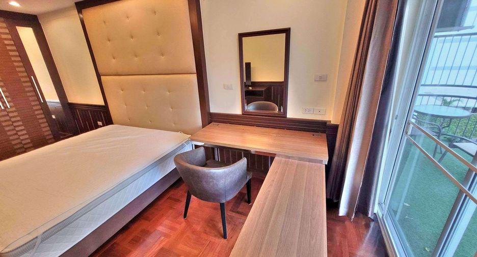 Condo en alquiler de 4 habitaciones en Khlong Toei, Bangkok