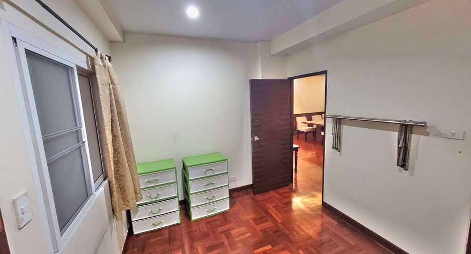 Condo en alquiler de 4 habitaciones en Khlong Toei, Bangkok