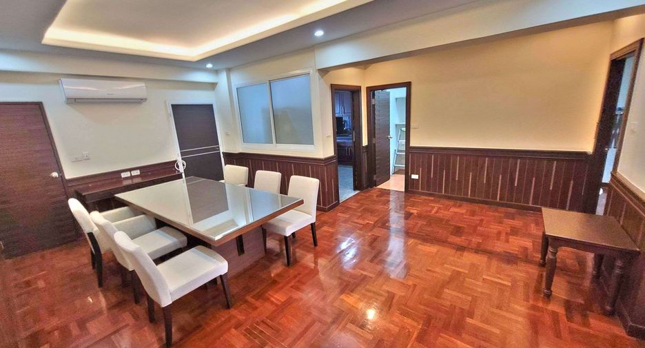 Condo en alquiler de 4 habitaciones en Khlong Toei, Bangkok