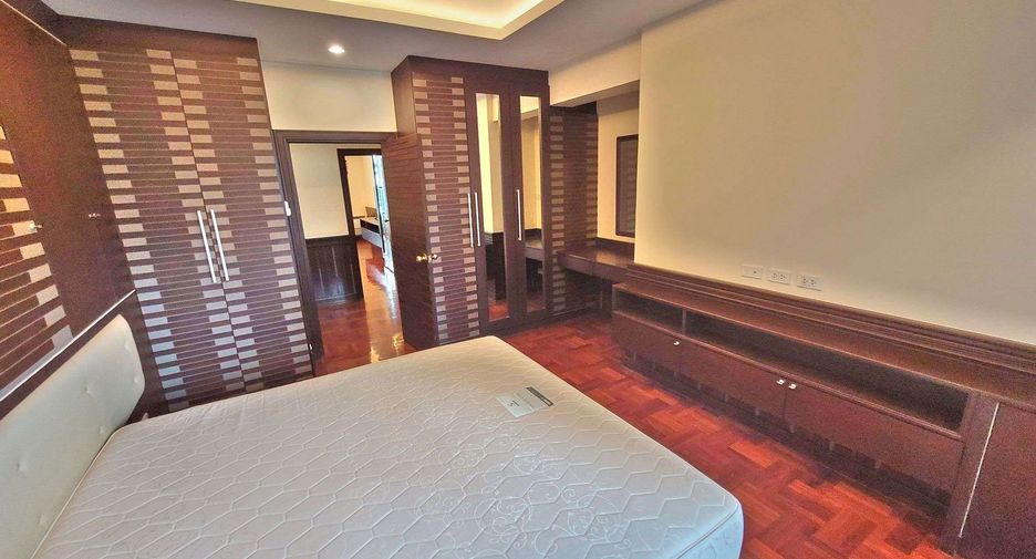 Condo en alquiler de 4 habitaciones en Khlong Toei, Bangkok