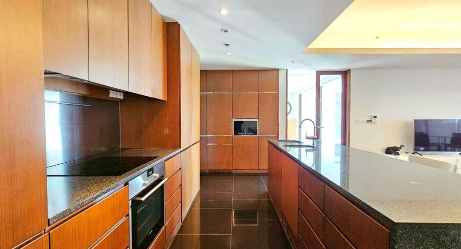 Wohnung zur Miete mit 2 Zimmer in Pathum Wan, Bangkok