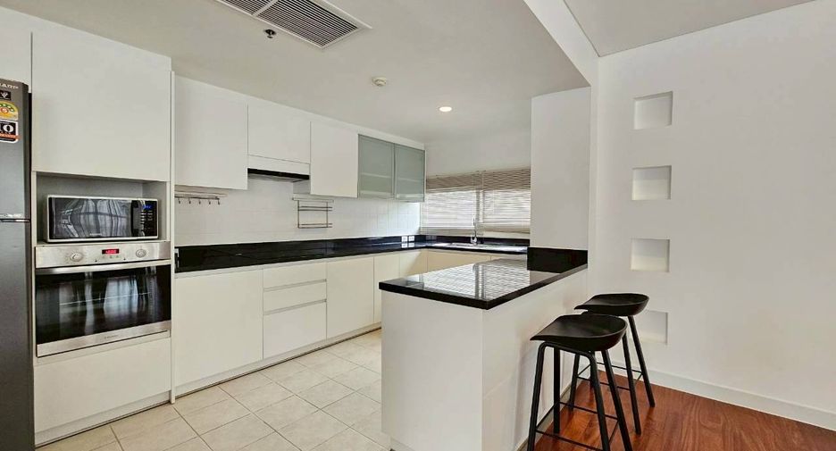 For rent 3 bedrooms condo in Watthana, Bangkok