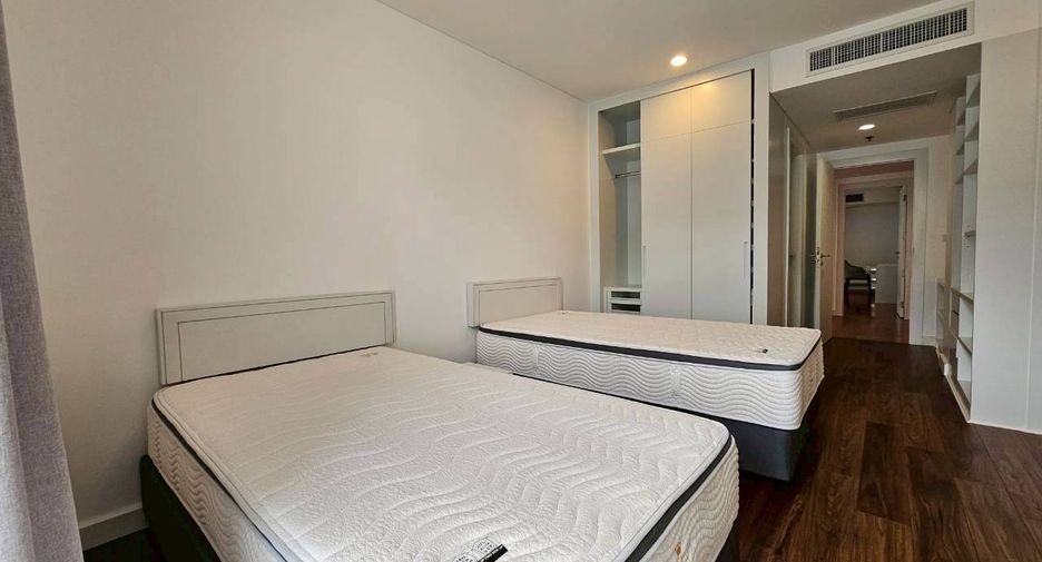 For rent 3 bedrooms condo in Watthana, Bangkok