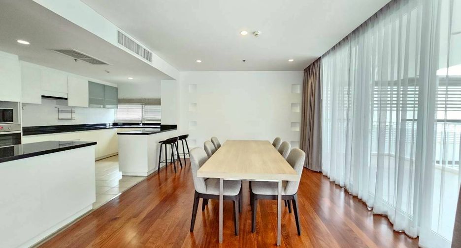 For rent 3 bedrooms condo in Watthana, Bangkok