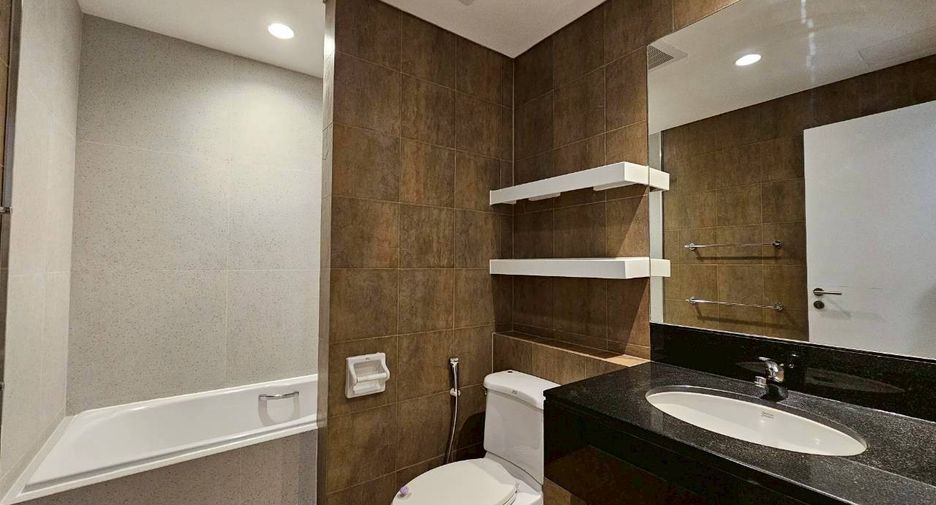 For rent 3 bedrooms condo in Watthana, Bangkok
