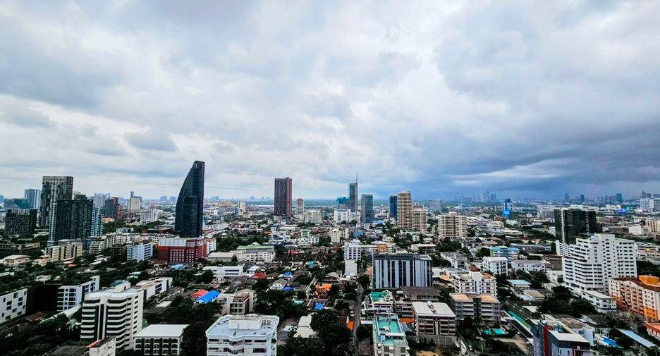 For rent 2 ベッドルーム condo in Khlong Toei, Bangkok