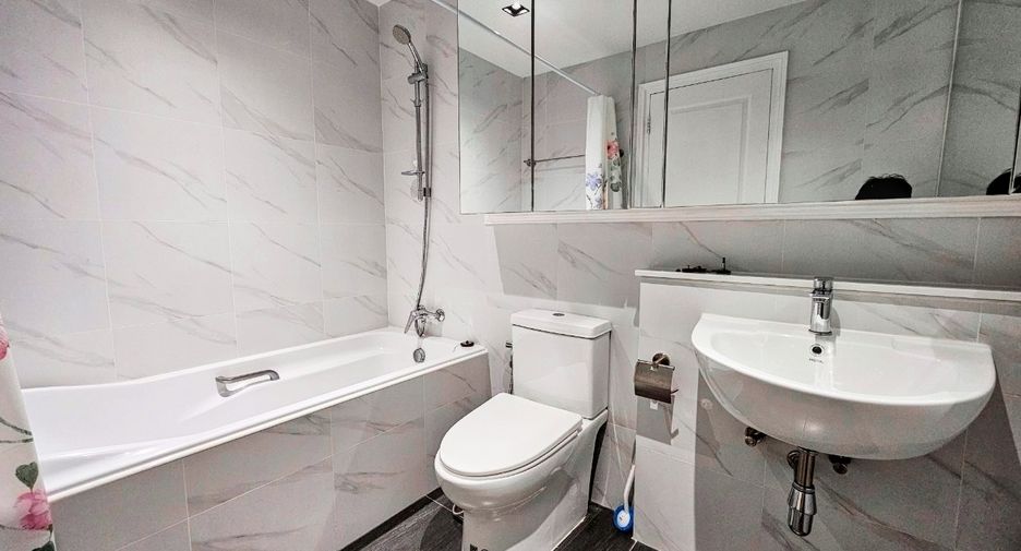 For rent 2 ベッドルーム condo in Khlong Toei, Bangkok