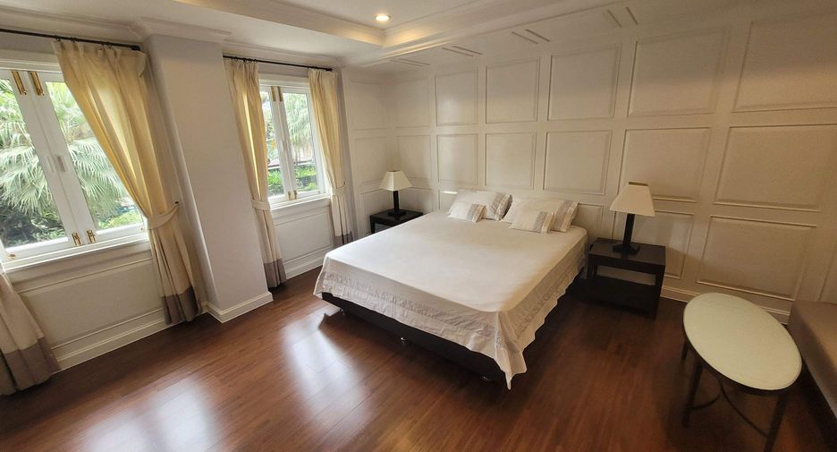 À louer 3 chambres condo à Khlong Toei, Bangkok