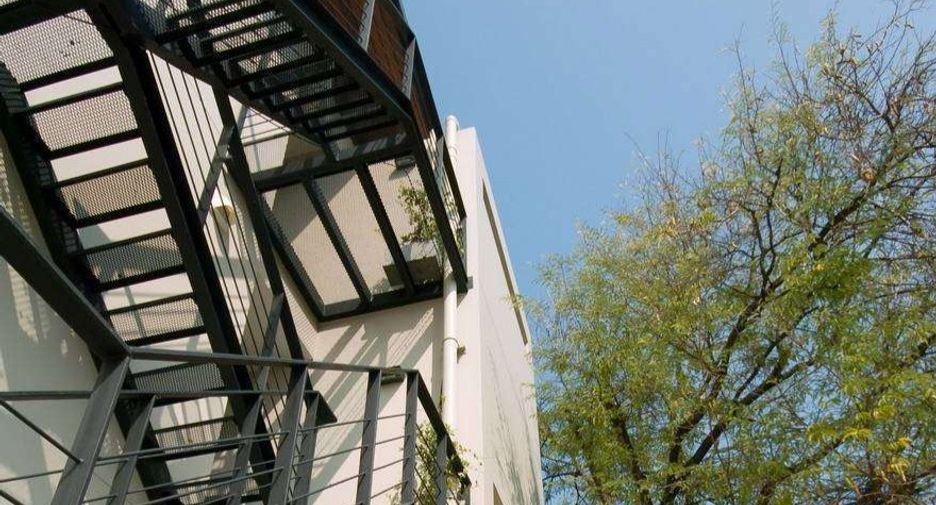 For rent 4 bedrooms house in Watthana, Bangkok