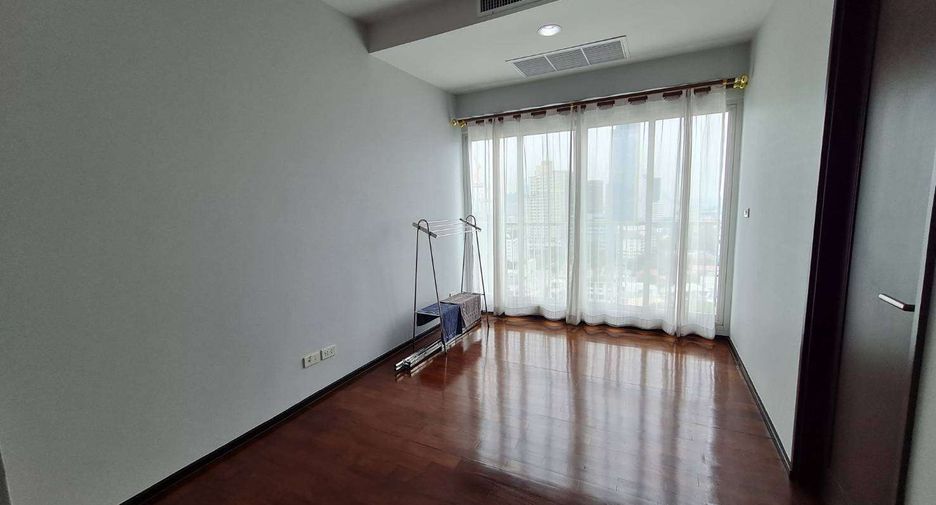 For rent 2 ベッドルーム condo in Watthana, Bangkok