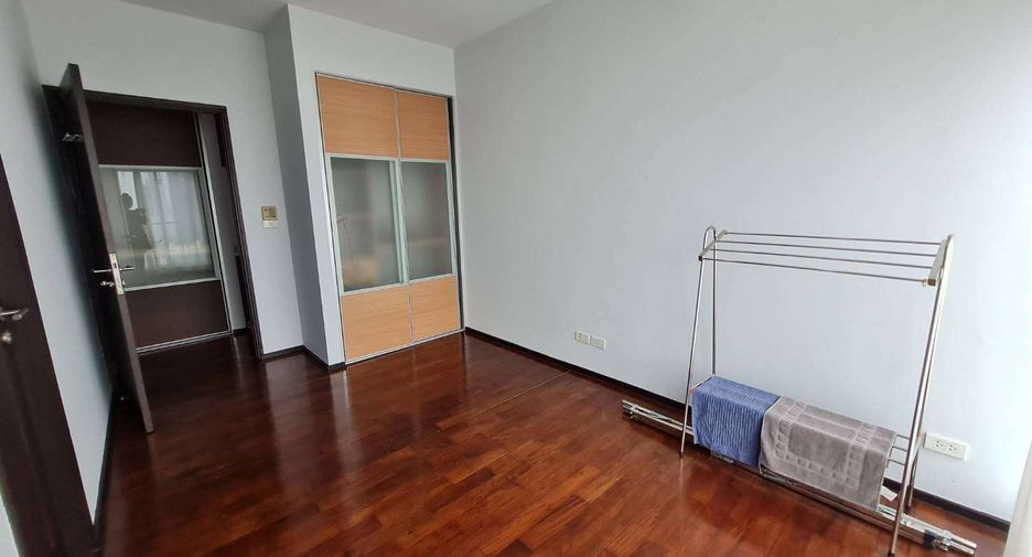 For rent 2 ベッドルーム condo in Watthana, Bangkok
