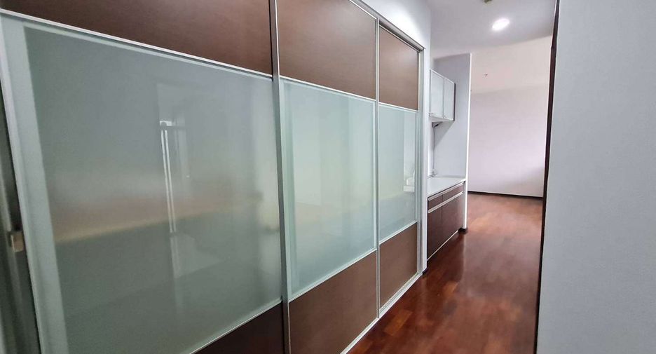 For rent 2 ベッドルーム condo in Watthana, Bangkok