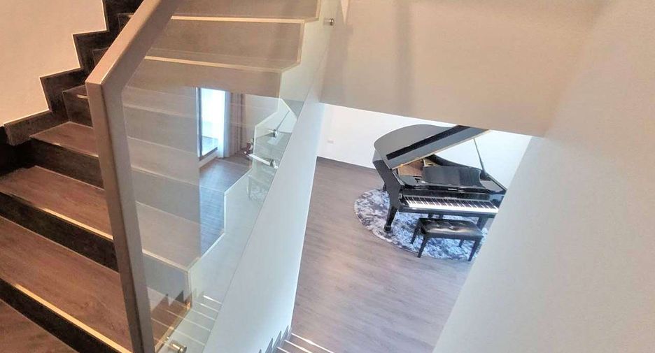 Haus zur Miete und zum Kauf mit 5 Zimmer in Watthana, Bangkok