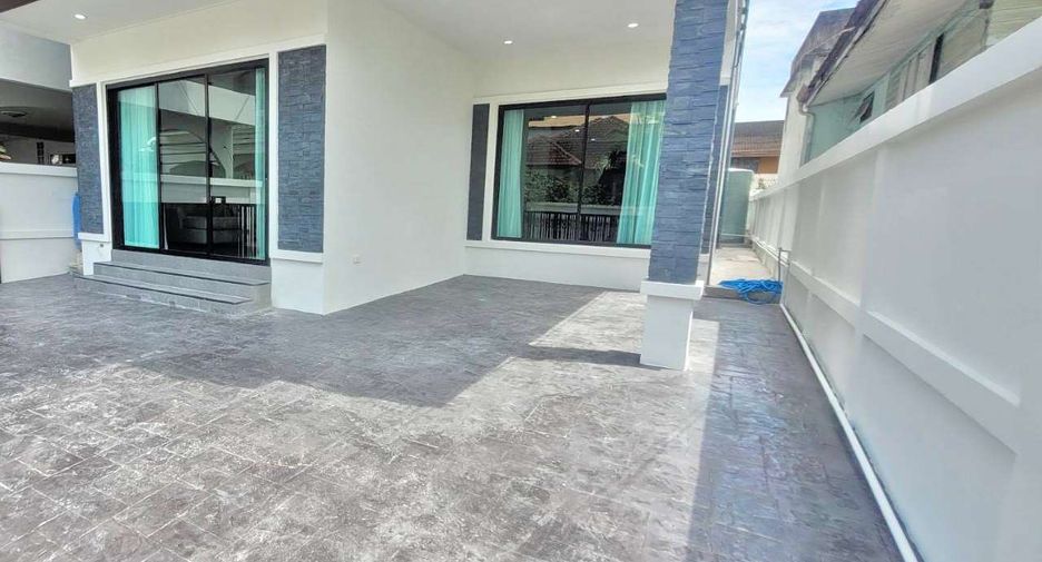 Haus zur Miete und zum Kauf mit 5 Zimmer in Watthana, Bangkok