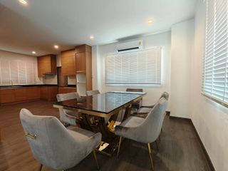For rent and for sale 5 bedrooms house in Watthana, Bangkok