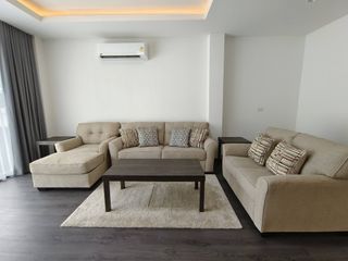 For rent and for sale 5 bedrooms house in Watthana, Bangkok
