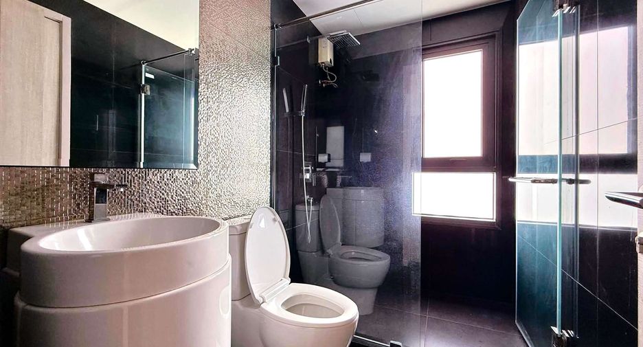 Condo en alquiler y en venta de 2 habitaciones en Khlong Toei, Bangkok