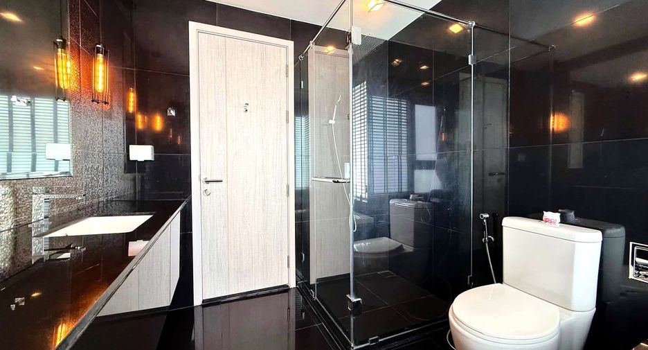 Condo en alquiler y en venta de 2 habitaciones en Khlong Toei, Bangkok