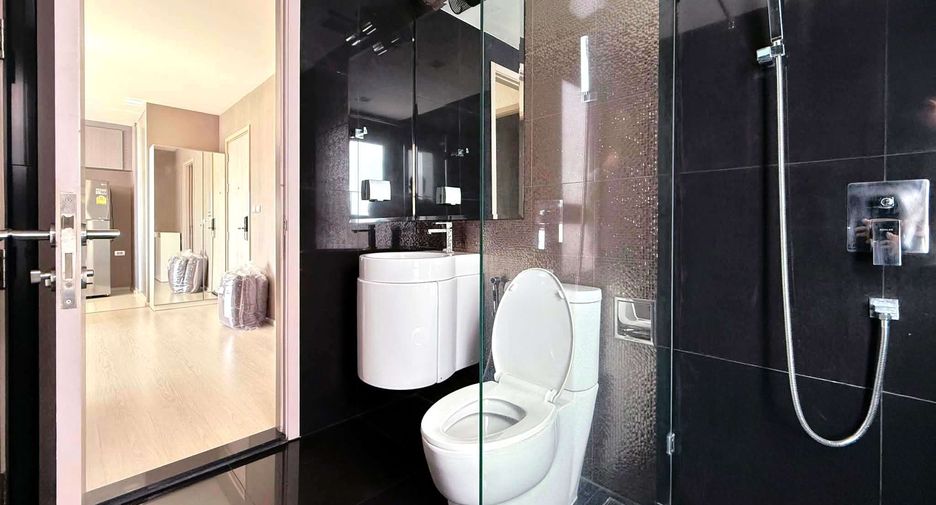 Condo en alquiler y en venta de 2 habitaciones en Khlong Toei, Bangkok