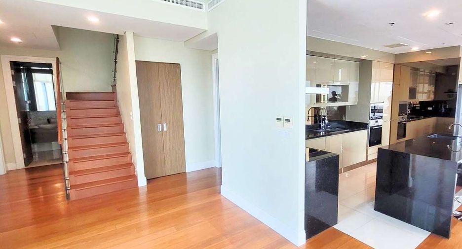 Condo en alquiler de 6 habitaciones en Khlong Toei, Bangkok
