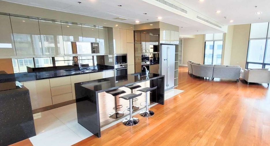 Condo en alquiler de 6 habitaciones en Khlong Toei, Bangkok