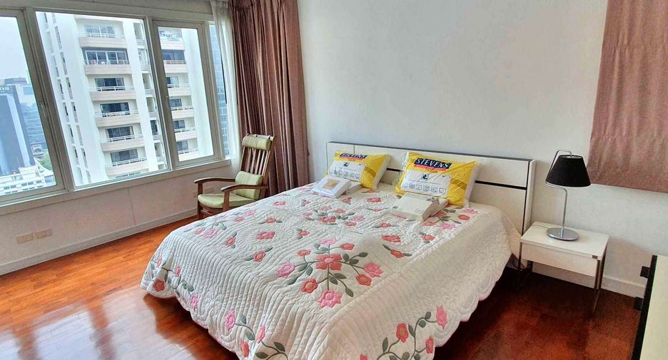 For rent 2 bedrooms condo in Khlong Toei, Bangkok