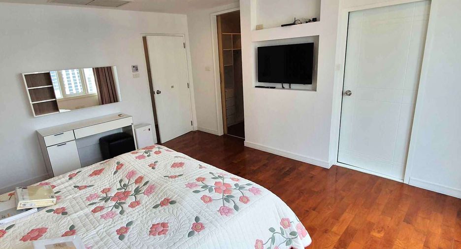 For rent 2 bedrooms condo in Khlong Toei, Bangkok
