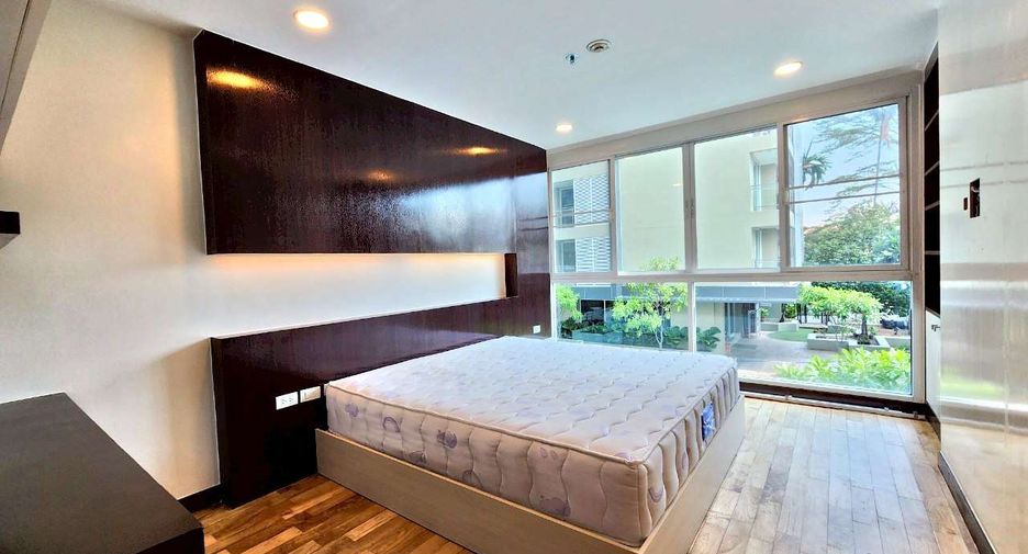 For rent 3 bedrooms condo in Watthana, Bangkok