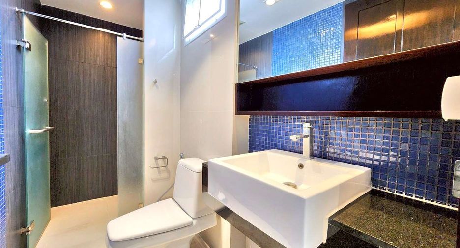 For rent 3 bedrooms condo in Watthana, Bangkok