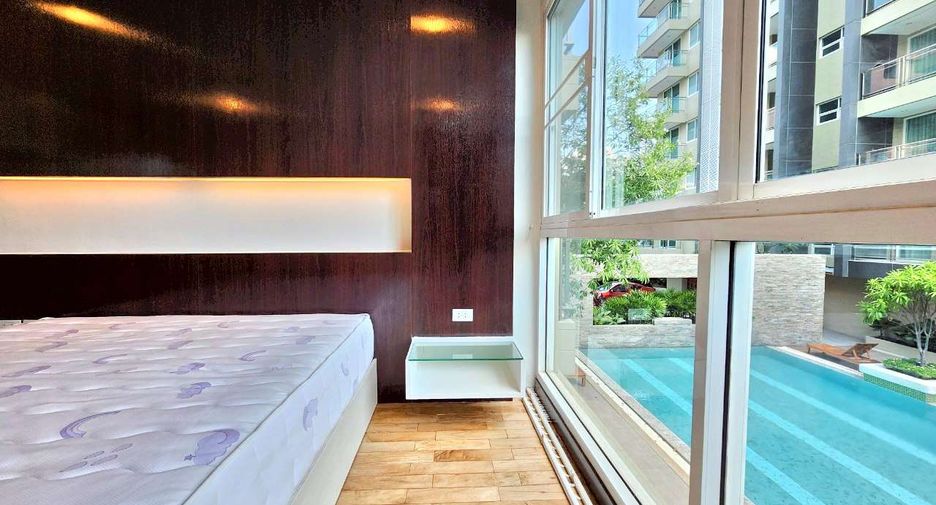 For rent 3 bedrooms condo in Watthana, Bangkok