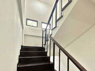 For rent 5 bedrooms townhouse in Watthana, Bangkok