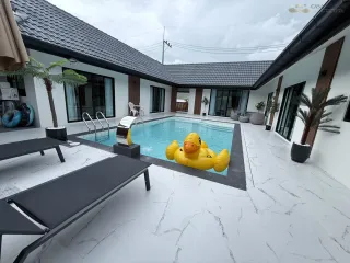 For sale 4 ベッドルーム villa in Bang Lamung, Chonburi