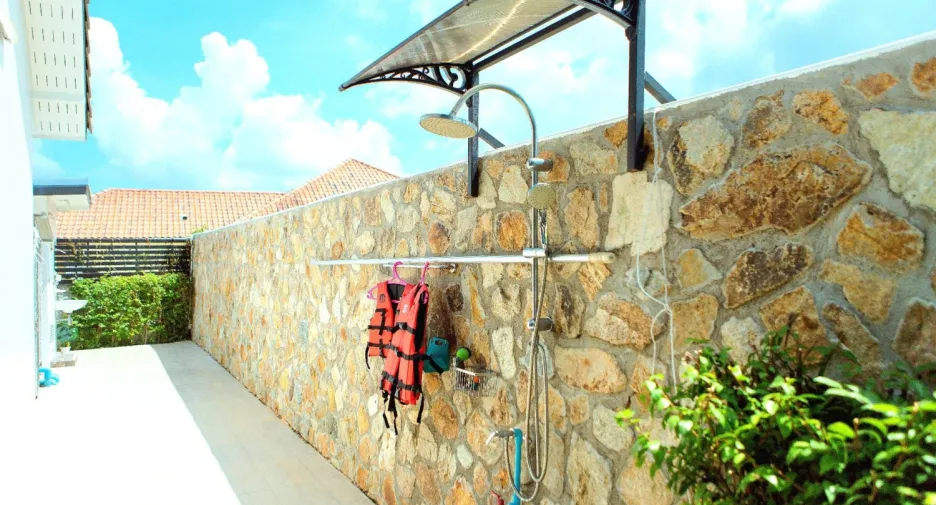 For rent 4 bedrooms villa in East Pattaya, Pattaya