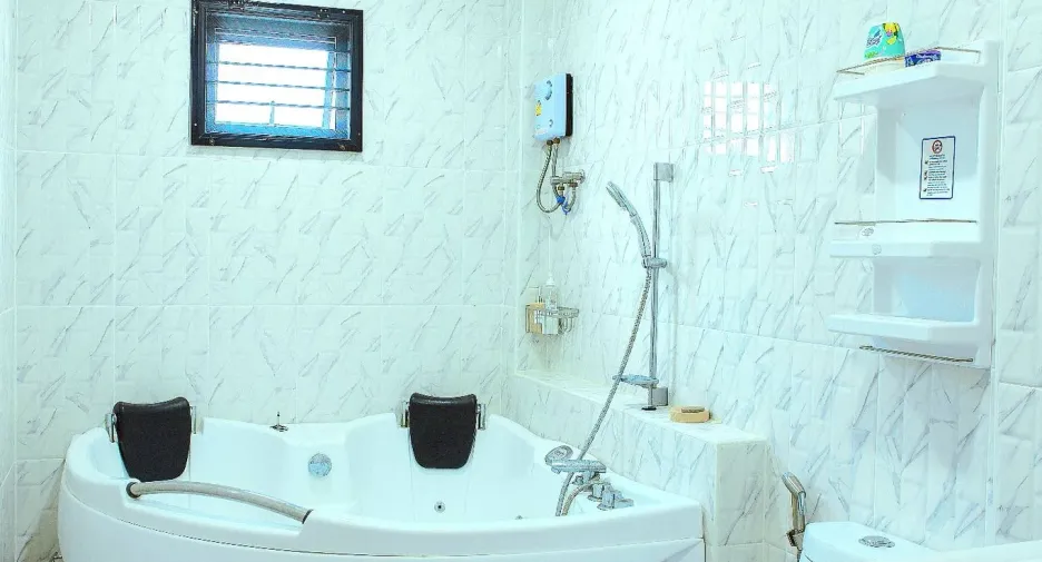 For rent 4 bedrooms villa in East Pattaya, Pattaya