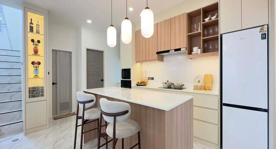 ขาย 4 ห้องนอน บ้านเดี่ยว ใน พัทยาตะวันออก, พัทยา