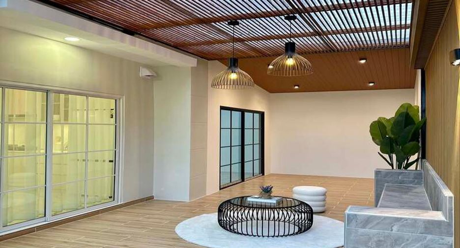 ขาย 4 ห้องนอน บ้านเดี่ยว ใน พัทยาตะวันออก, พัทยา