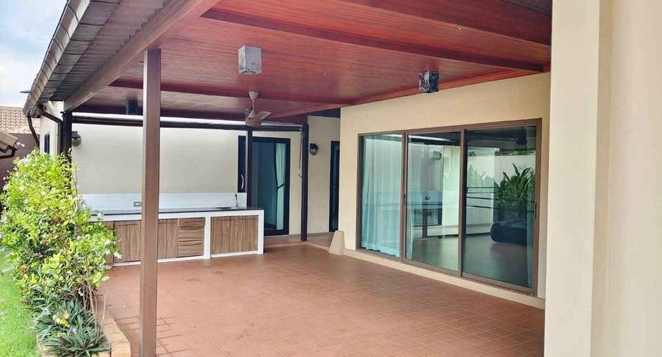 For rent 4 bedrooms house in East Pattaya, Pattaya