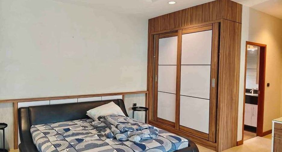 For rent 4 bedrooms house in East Pattaya, Pattaya